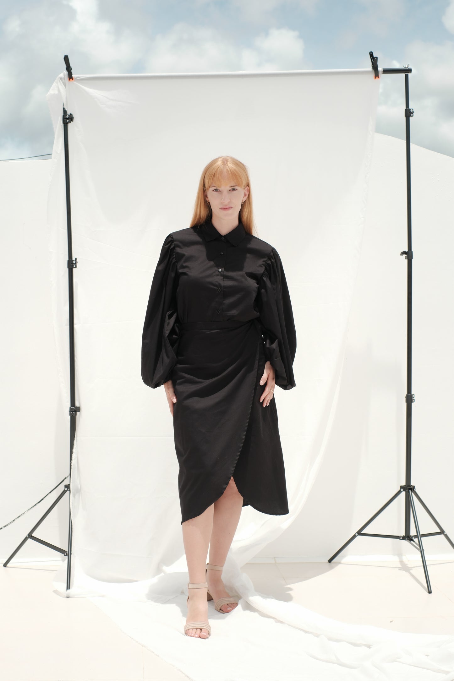 Hemd mit plissierten Ärmeln, schwarz